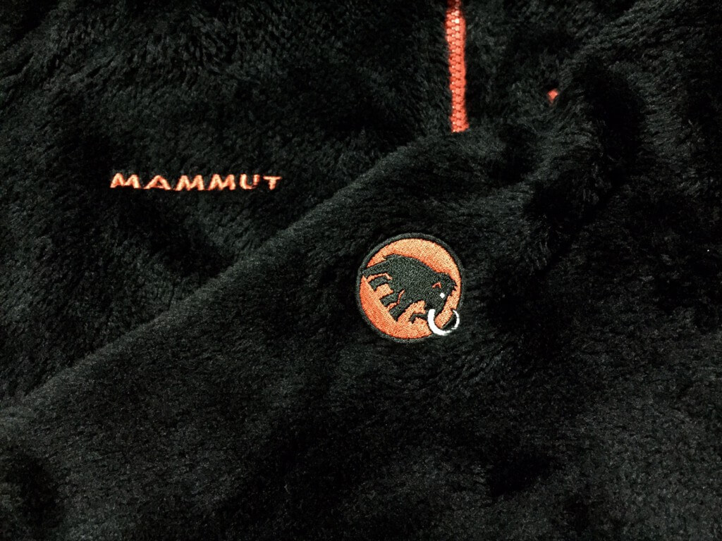 アウトドア 登山用品 マムートのフリースがまるで着る毛布！寒い日の撮影で防寒着として優秀 