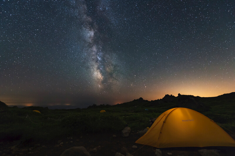 天の川の現像方法 星空と地上景を別々に撮影し合成 クオリティを高めよう 一眼レフカメラ 写真初心者のカメラブログ